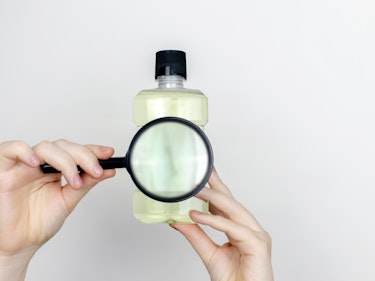 Image product bottle and maginfing lens by Canva 2025